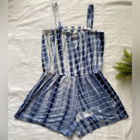 Girl’s Sanrio Hello Kitty Blue Tie Dye Romper Size Large 10/12 - Picture 3 of 12